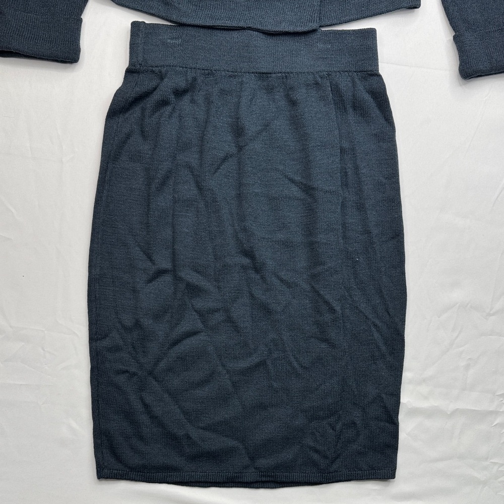 St. John Green knitted two piece suit size 8 double breasted and skirt vintage - Picture 3 of 11